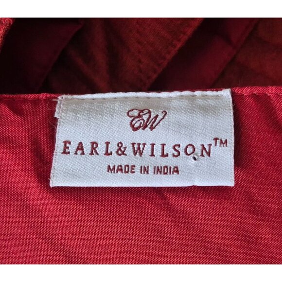 NWOT Earl & Wilson Christmas Quilted Holly Red & Green Table Runner 72" x 14" - Picture 6 of 7